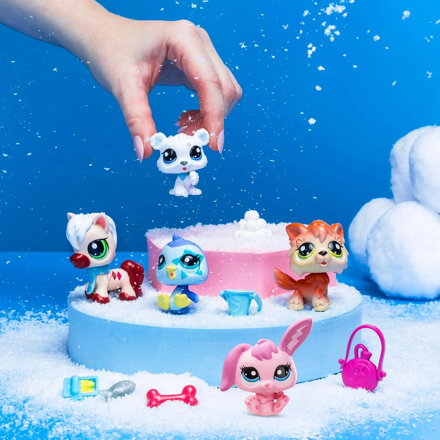 Littlest Pet Shop - Winter Besties Collector Set - LPS Gen 7, Authentic Mystery Figures, Surprise Collectible Kidult Toy, Girls, Boys, Kids, Tweens Ages 4 